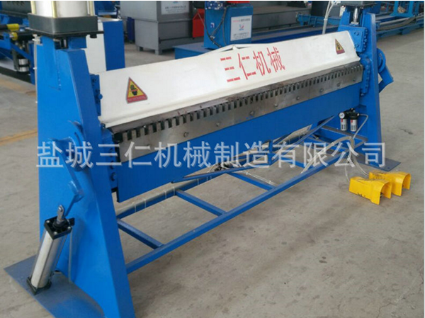 氣動共板折邊機